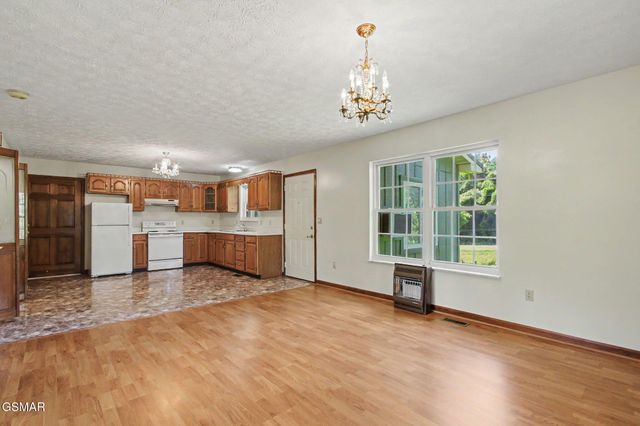13390 Chapman Highway, Seymour, TN 37865