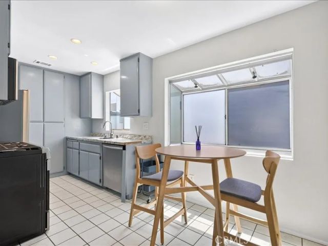 1418 E Florida Street 2, Long Beach, CA 90802