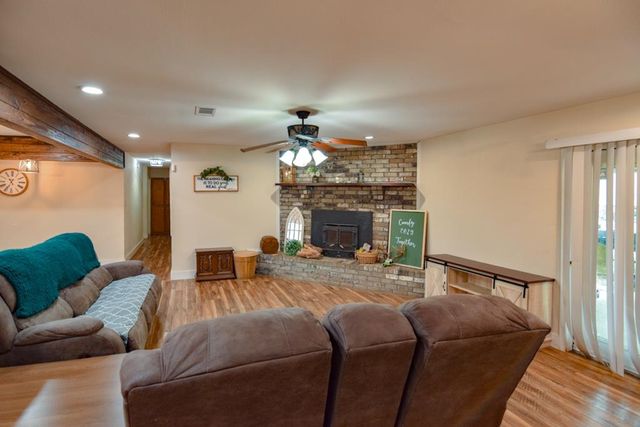 800 CR 1030, Mount Pleasant, TX 75455