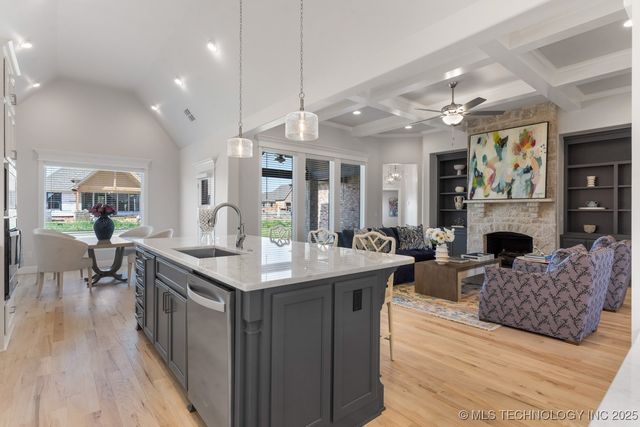 2833 E 142nd Street S, Bixby, OK 74008