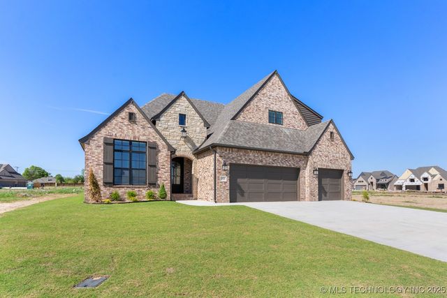 2833 E 142nd Street S, Bixby, OK 74008