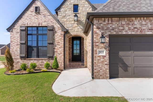 2833 E 142nd Street S, Bixby, OK 74008