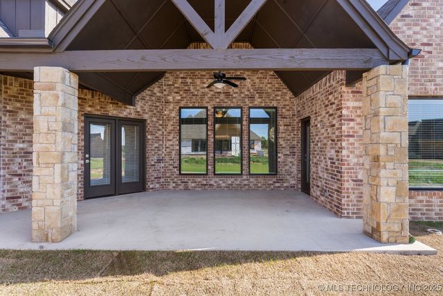 2833 E 142nd Street S, Bixby, OK 74008