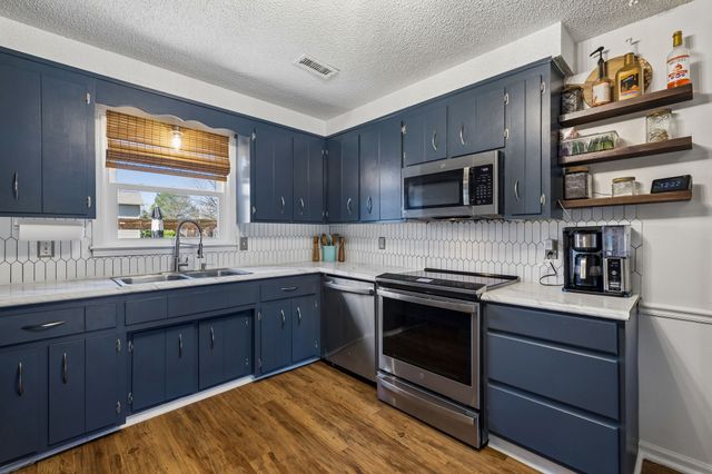 3408 Polly Dr, Clarksville, TN 37042