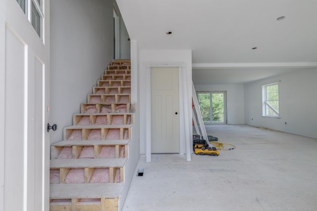 527 North West Road, Canterbury, NH 03224