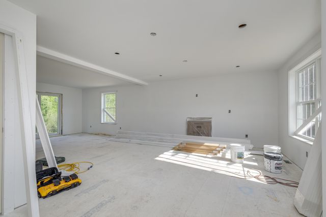 527 North West Road, Canterbury, NH 03224