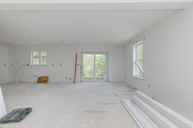 527 North West Road, Canterbury, NH 03224