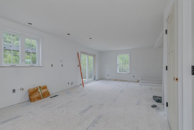 527 North West Road, Canterbury, NH 03224