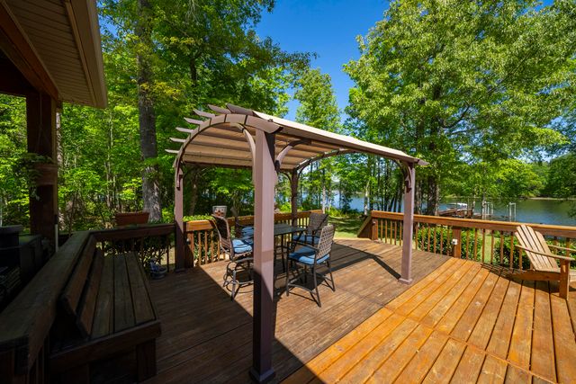 1584 Hutto Island Drive, Batesburg-leesville, SC 29070