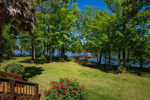 1584 Hutto Island Drive, Batesburg-leesville, SC 29070