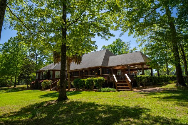1584 Hutto Island Drive, Batesburg-leesville, SC 29070