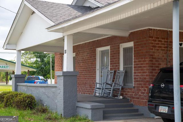 18 S Thomas Street, Baxley, GA 31513