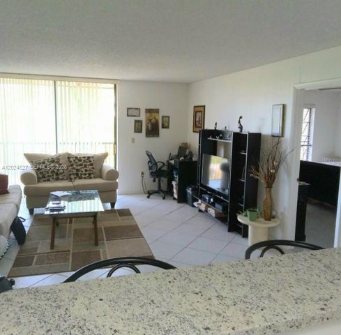 5570 NW 44th Street 507A, Lauderhill, FL 33319