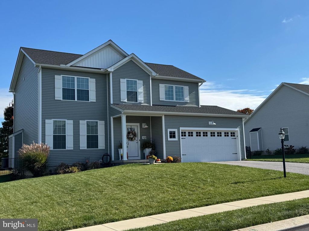 1832 BUCK HILL DR, York, PA 17408