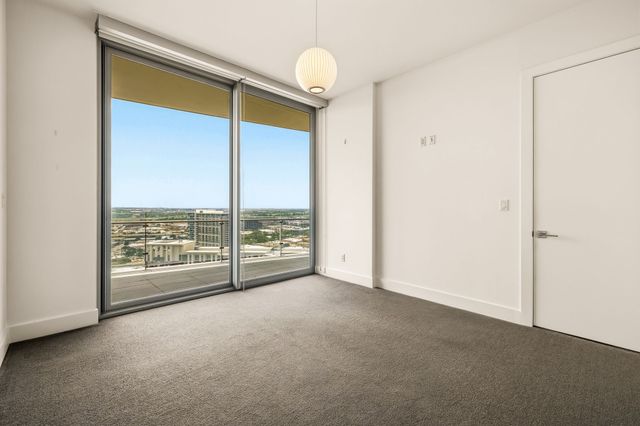 3130 N Harwood Street 2102, Dallas, TX 75201