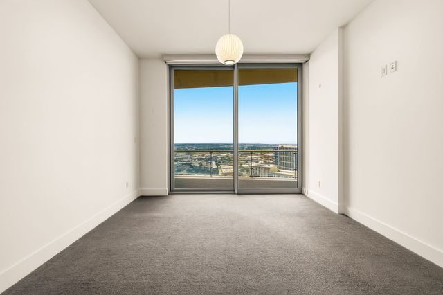 3130 N Harwood Street 2102, Dallas, TX 75201