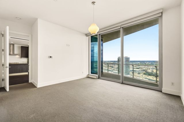3130 N Harwood Street 2102, Dallas, TX 75201