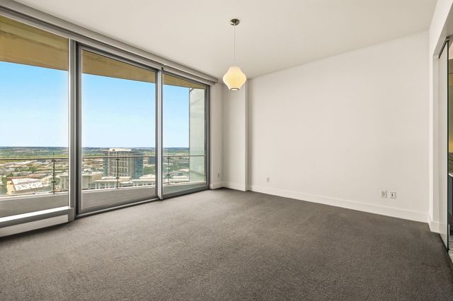 3130 N Harwood Street 2102, Dallas, TX 75201