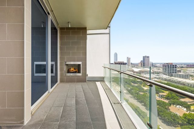 3130 N Harwood Street 2102, Dallas, TX 75201