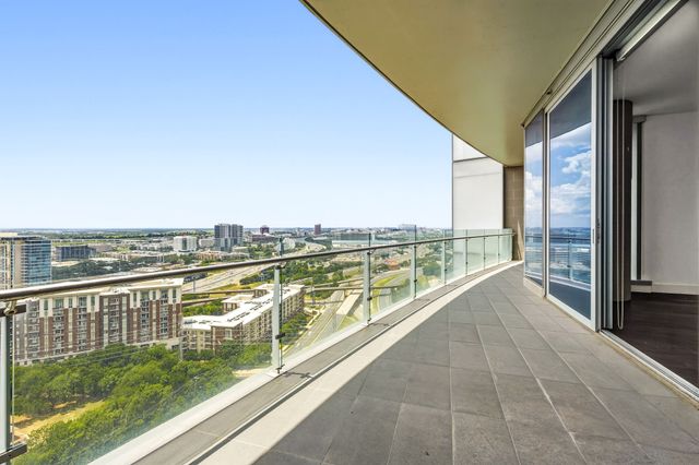 3130 N Harwood Street 2102, Dallas, TX 75201