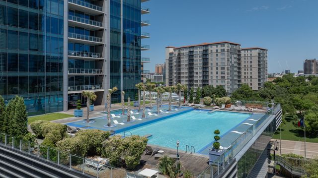 3130 N Harwood Street 2102, Dallas, TX 75201