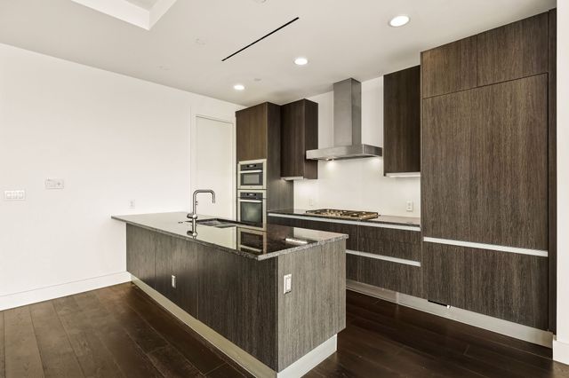 3130 N Harwood Street 2102, Dallas, TX 75201