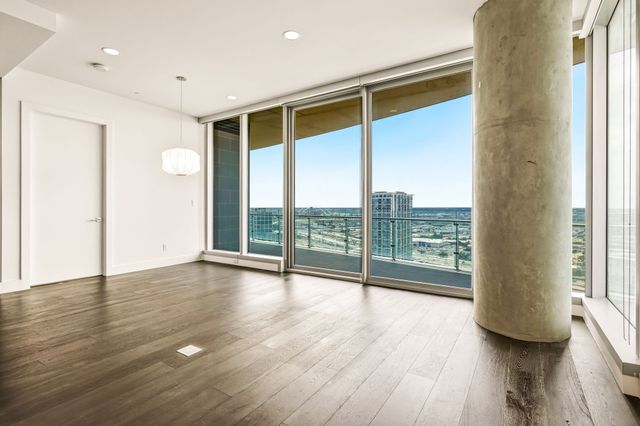 3130 N Harwood Street 2102, Dallas, TX 75201