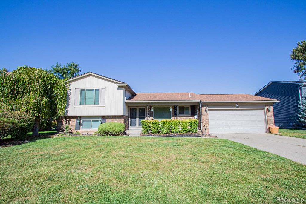 38684 Meadowlawn Street, Wayne, MI 48184
