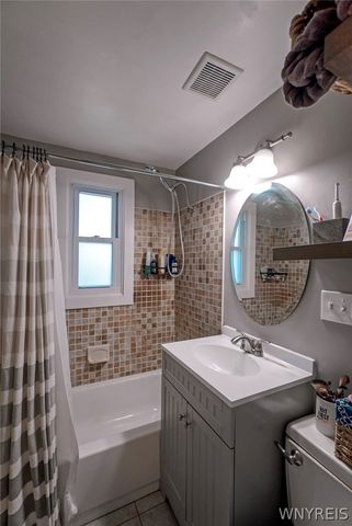 25 Mafalda Drive, Cheektowaga, NY 14215