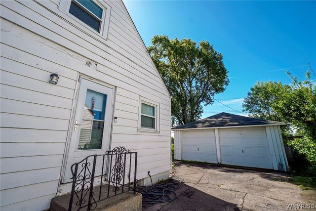 25 Mafalda Drive, Cheektowaga, NY 14215