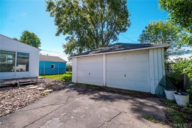 25 Mafalda Drive, Cheektowaga, NY 14215