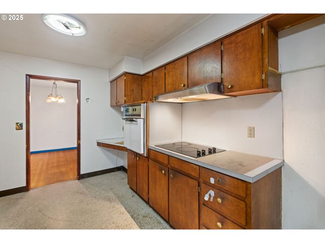 13122 Ne MORRIS Ct, Portland, OR 97230