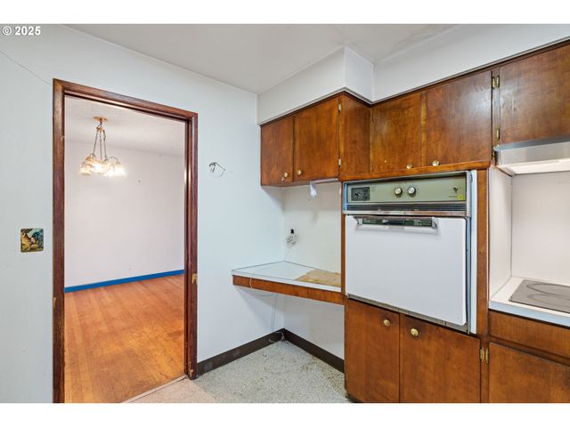 13122 Ne MORRIS Ct, Portland, OR 97230