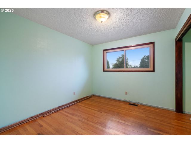 13122 Ne MORRIS Ct, Portland, OR 97230