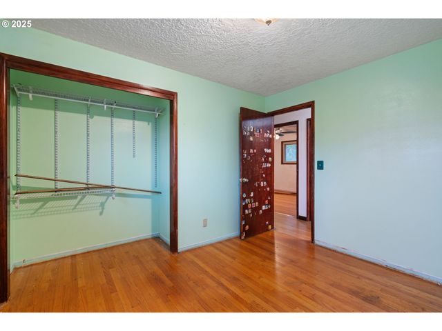 13122 Ne MORRIS Ct, Portland, OR 97230