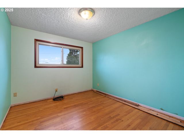 13122 Ne MORRIS Ct, Portland, OR 97230