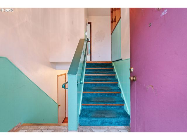 13122 Ne MORRIS Ct, Portland, OR 97230