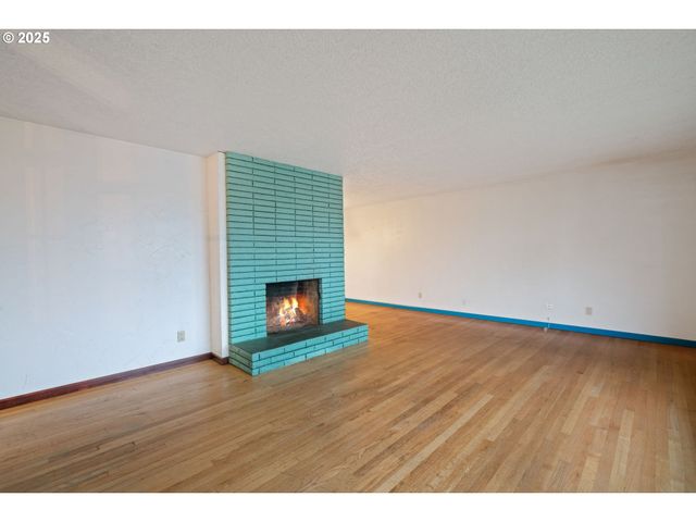 13122 Ne MORRIS Ct, Portland, OR 97230