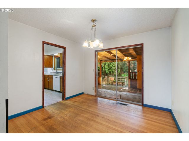 13122 Ne MORRIS Ct, Portland, OR 97230