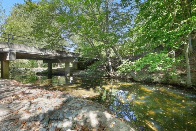 24212 Plantation Drive NE, Atlanta, GA 30324