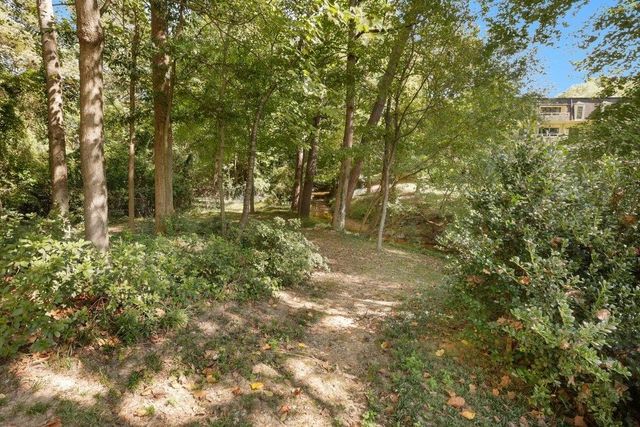 24212 Plantation Drive NE, Atlanta, GA 30324
