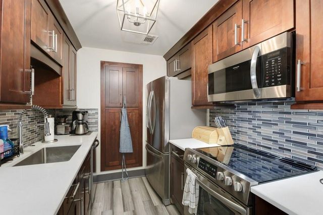 24212 Plantation Drive NE, Atlanta, GA 30324