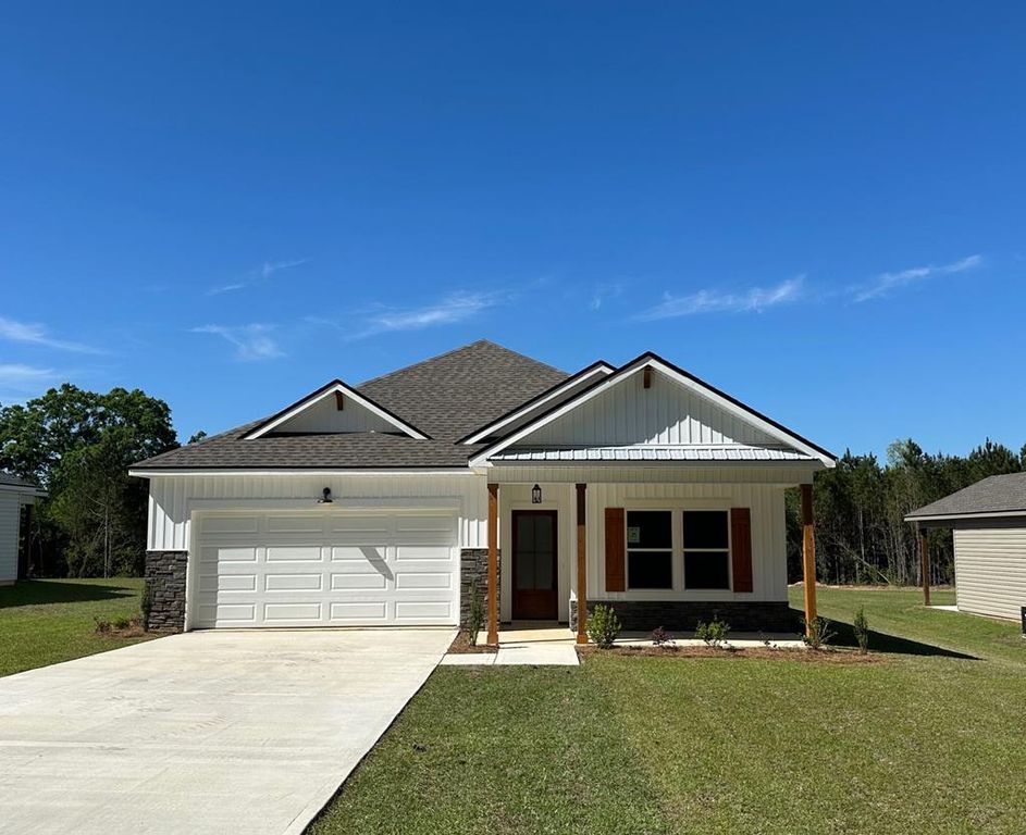 105 Jeter Drive, Midland City, AL 36350