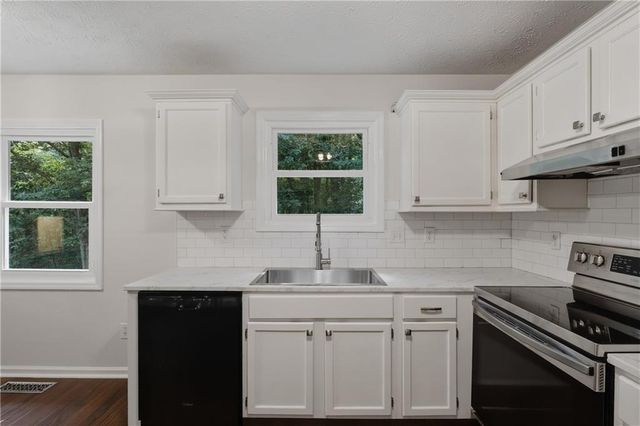 3242 Boulder Brook Drive, Lithonia, GA 30038