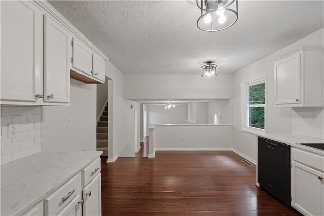 3242 Boulder Brook Drive, Lithonia, GA 30038