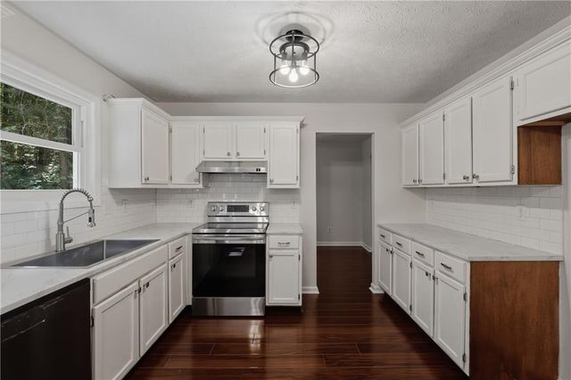 3242 Boulder Brook Drive, Lithonia, GA 30038