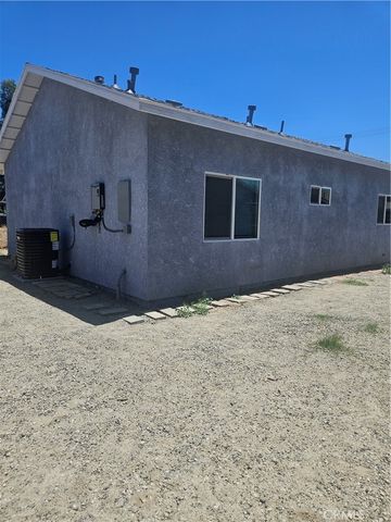 710 E. Whittier Ave, Hemet, CA 92543
