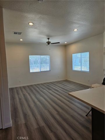 710 E. Whittier Ave, Hemet, CA 92543