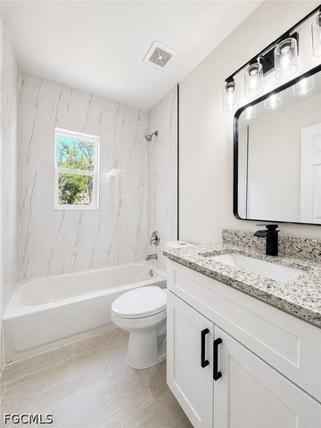 4426 Poinsettia ST, Fort Myers, FL 33905