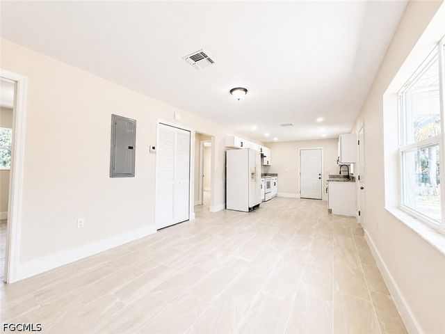 4426 Poinsettia ST, Fort Myers, FL 33905